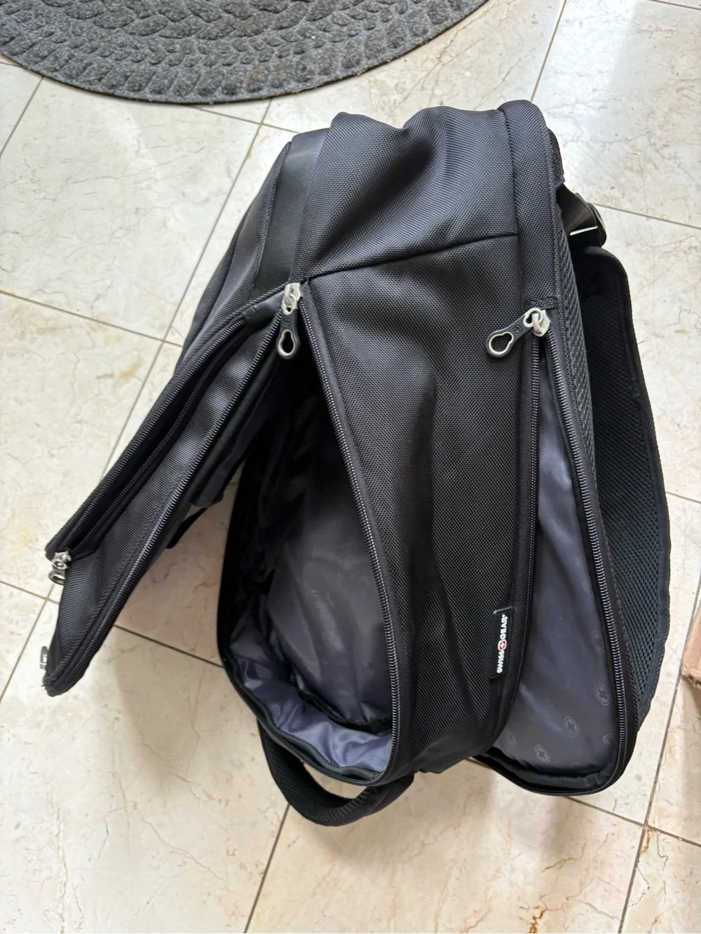 Swiss Gear Black Men's Laptop Backpack - Durable Commuter Bag